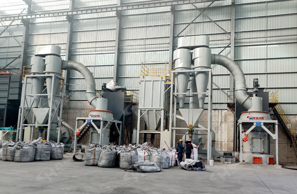 碳化硅磨粉機 中細磨甘肅天?？h客戶現場