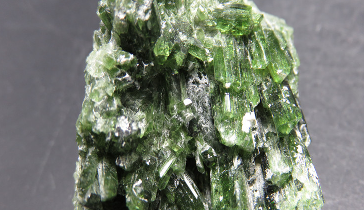 透輝石在陶瓷行業應用 透輝石在陶瓷行業應用