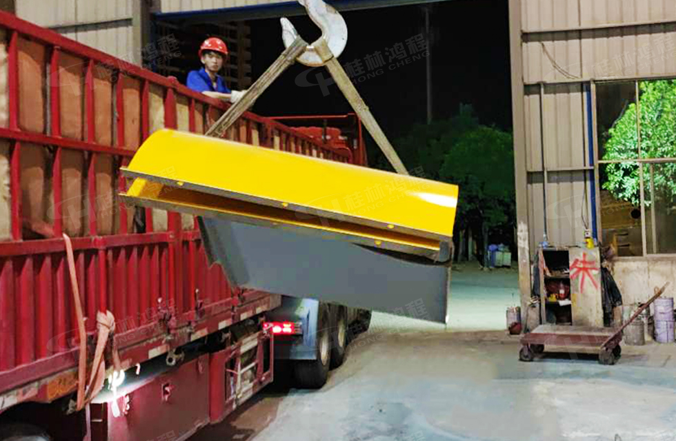 【發貨】海內外訂單火爆,大批鴻程設備奔赴全球! 【發貨】海內外訂單火爆,大批鴻程設備奔赴全球!